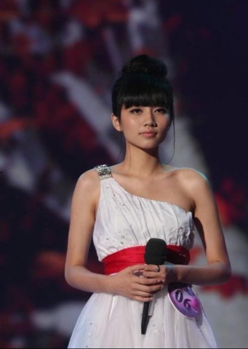 刘惜君露内衣的照片,网友热议